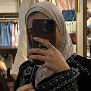 Alternative view of Light taupe